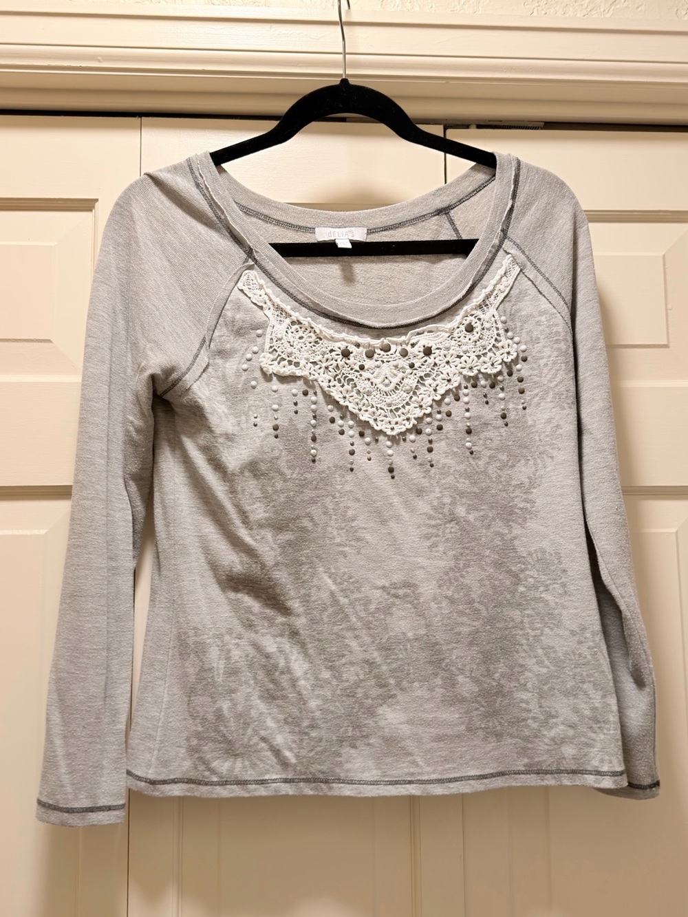 dELiA*s Y2K Gray Crochet Lace Beaded Embellished Long Sleeve Top S